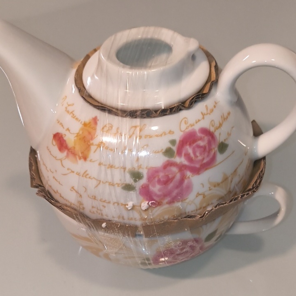 Floral Teapot and Saucer Set